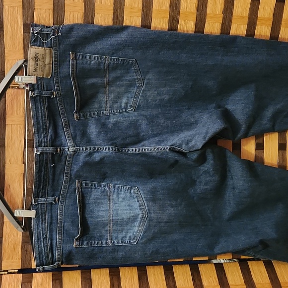 Wrangler 48/30 authentics stretch - Picture 1 of 11